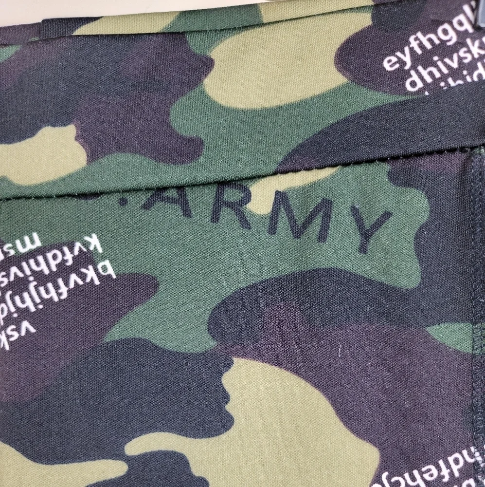 URBAN LOOK Graffiti Camouflage  Women's Athleisure Yoga/Jogger Set‎